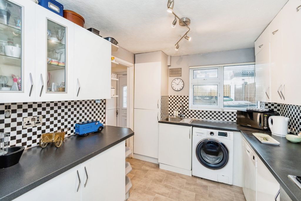 Property photo 3 of 13 Pbox-Img.Jpg