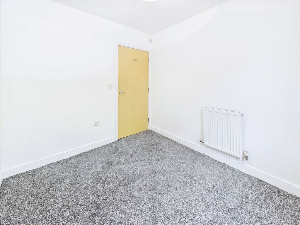 Property photo 3 of 28