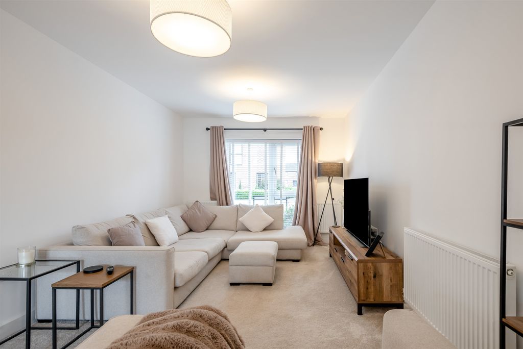 Property photo 3 of 23