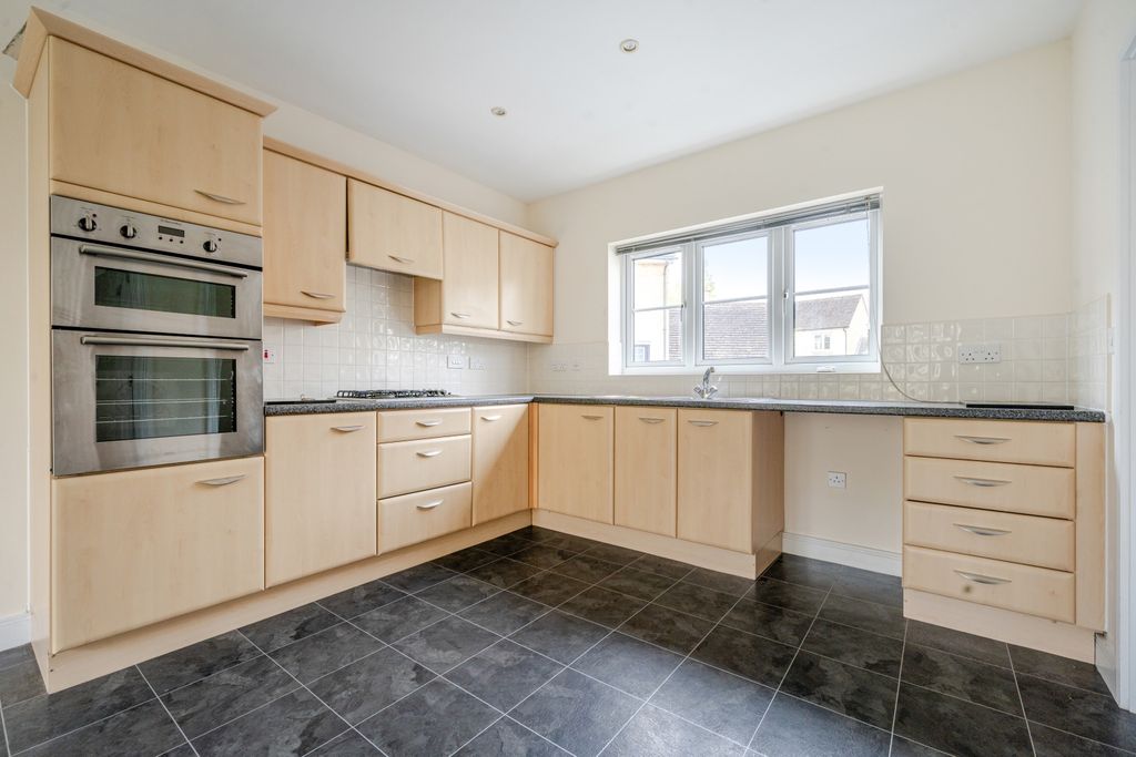 Property photo 2 of 10 1348323-3-68B6c99A6c1A4