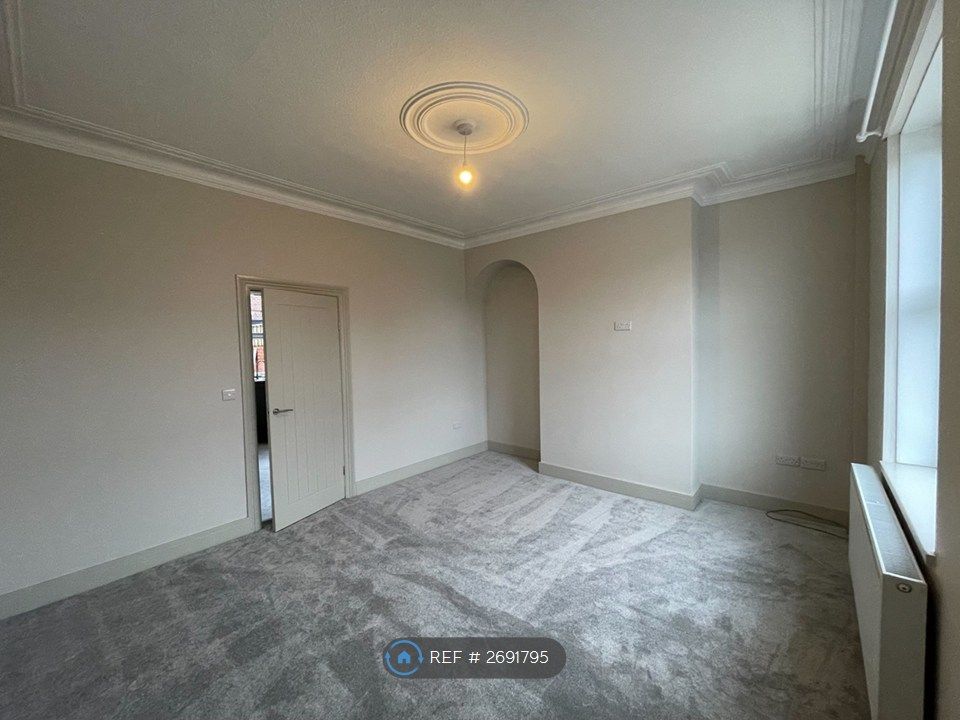 Property photo 2 of 10 Living Room