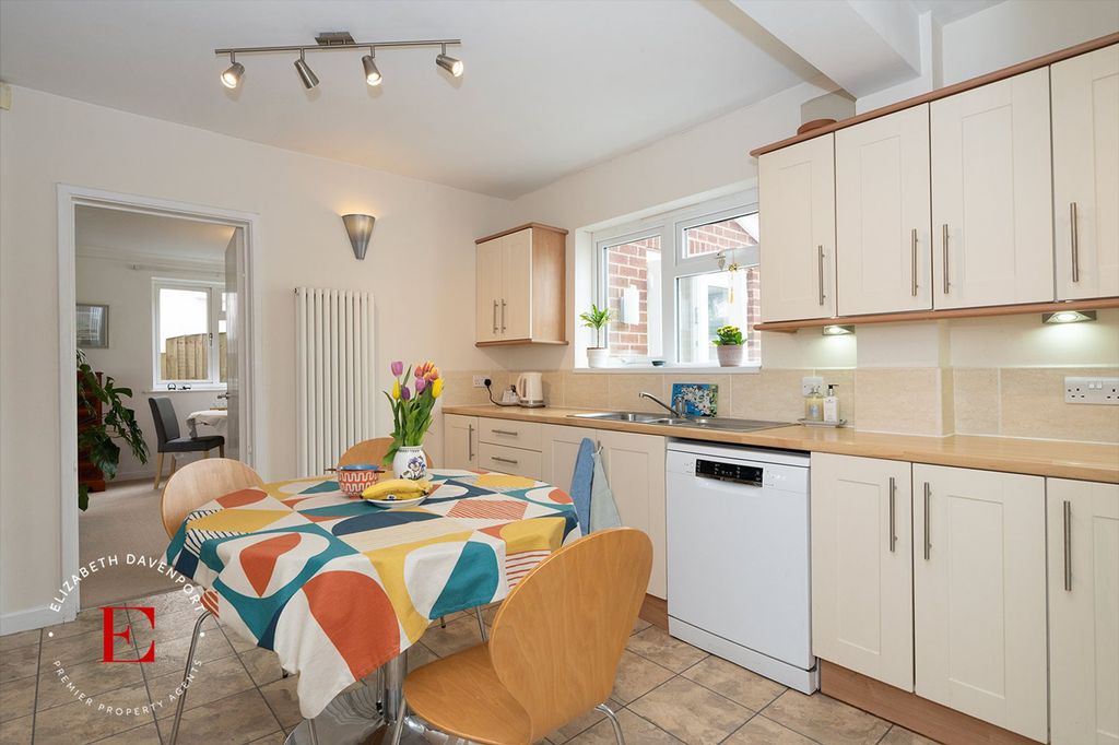 Property photo 2 of 20