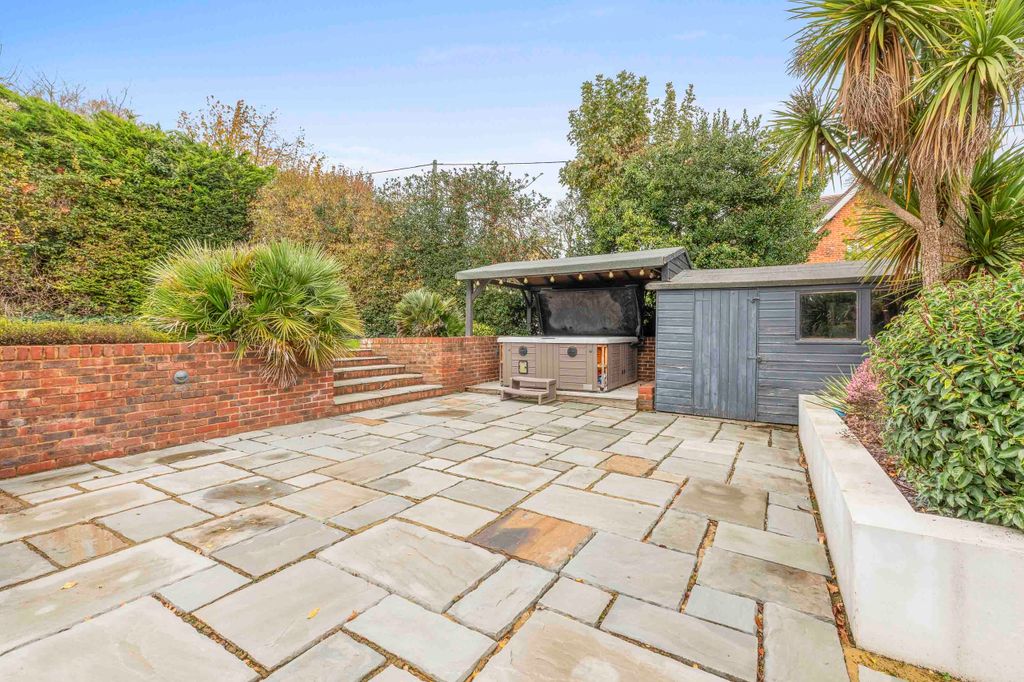 Property photo 3 of 30 8 Spinfield Lane West, Sl7 2Db (Low Res)-21