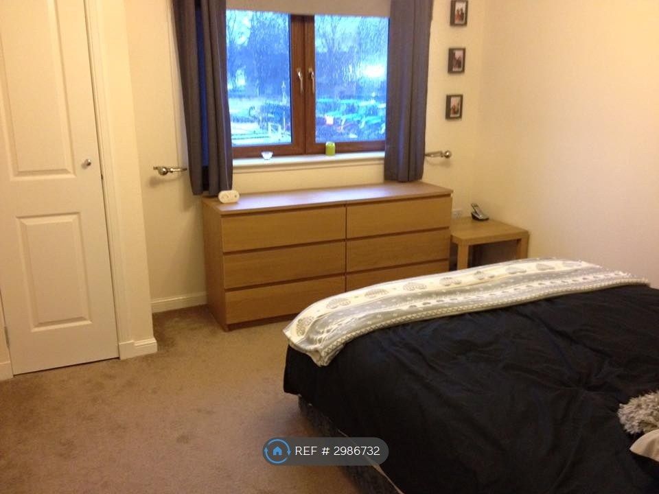 Property photo 2 of 8 Bedroom 1