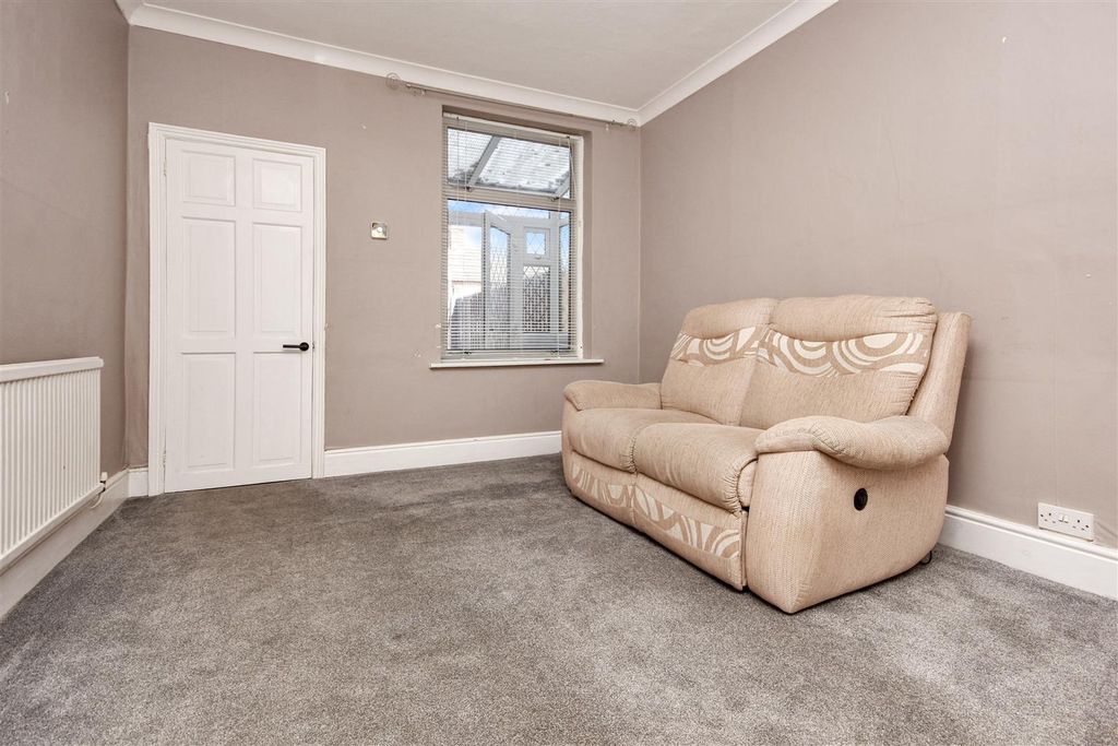 Property photo 3 of 14 Dining Room