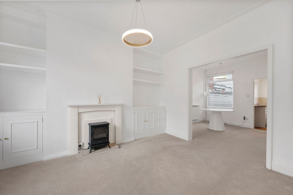 Property photo 3 of 23