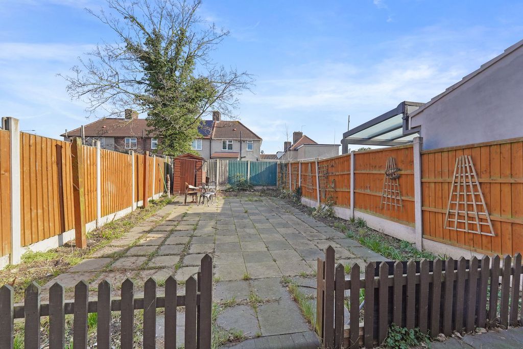 Property photo 2 of 15 Private Rear Garden