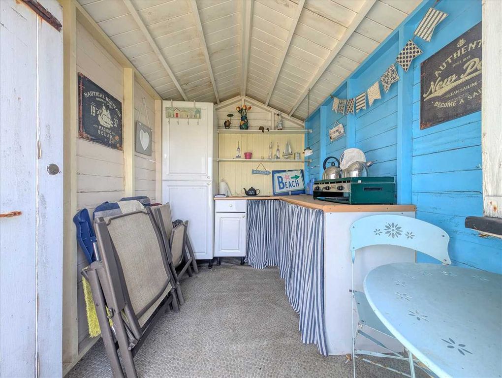 Property photo 3 of 4