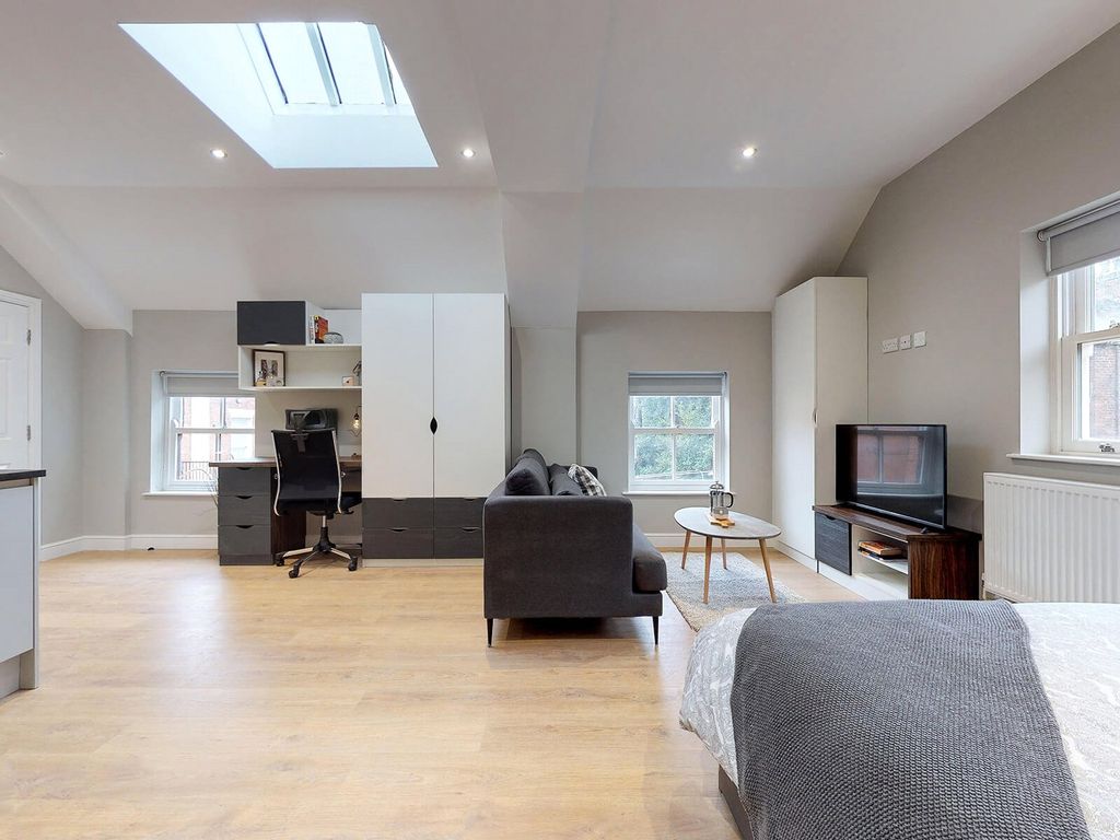 Property photo 2 of 12