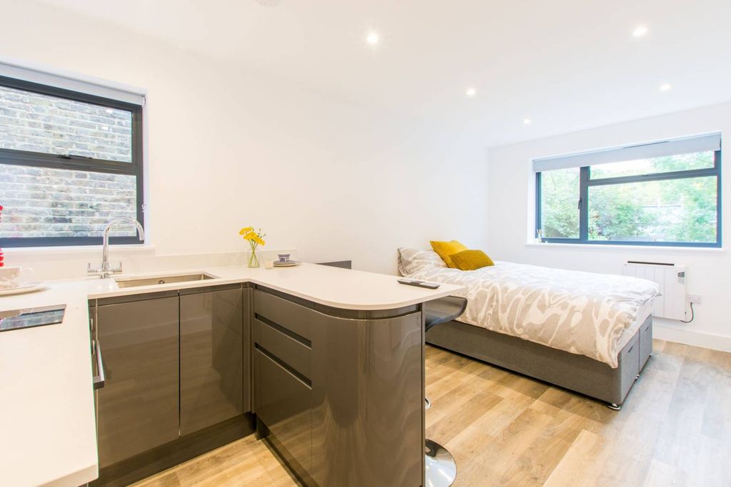 Property photo 2 of 5