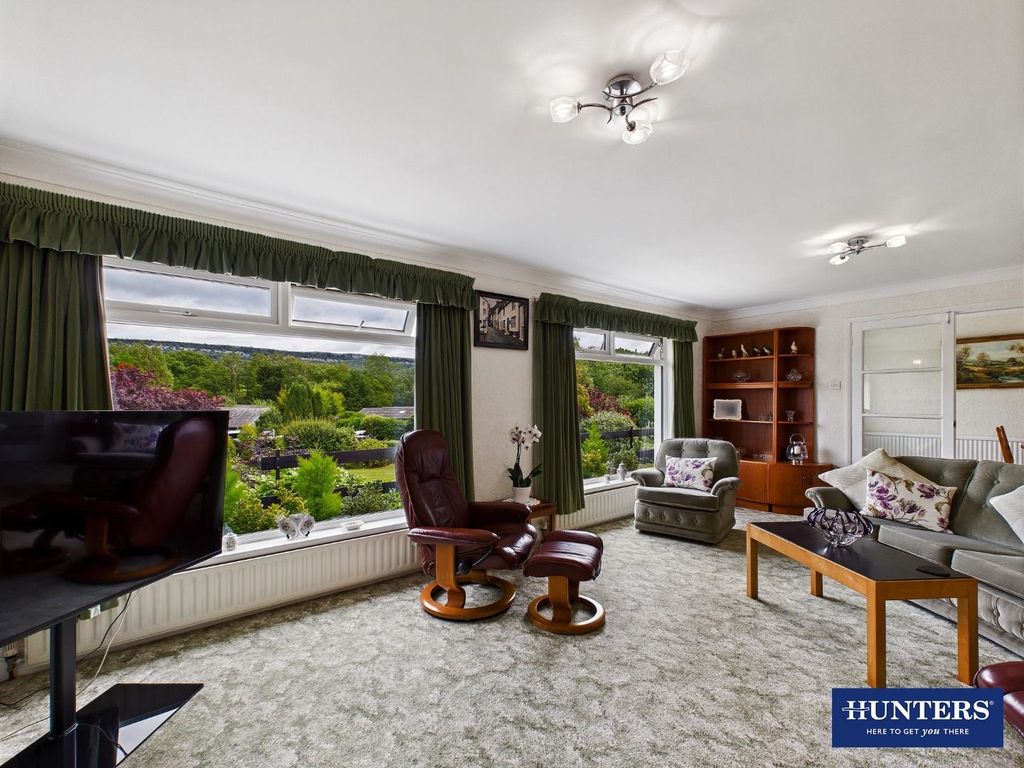 Property photo 2 of 32 Living Room