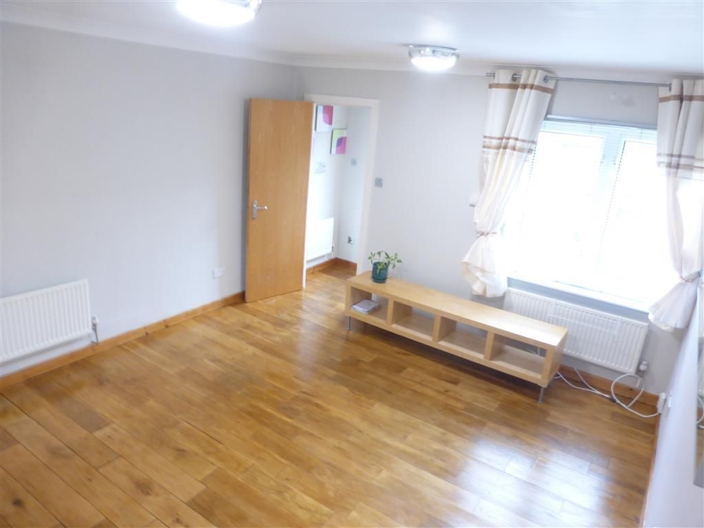 Property photo 2 of 10 Living Room