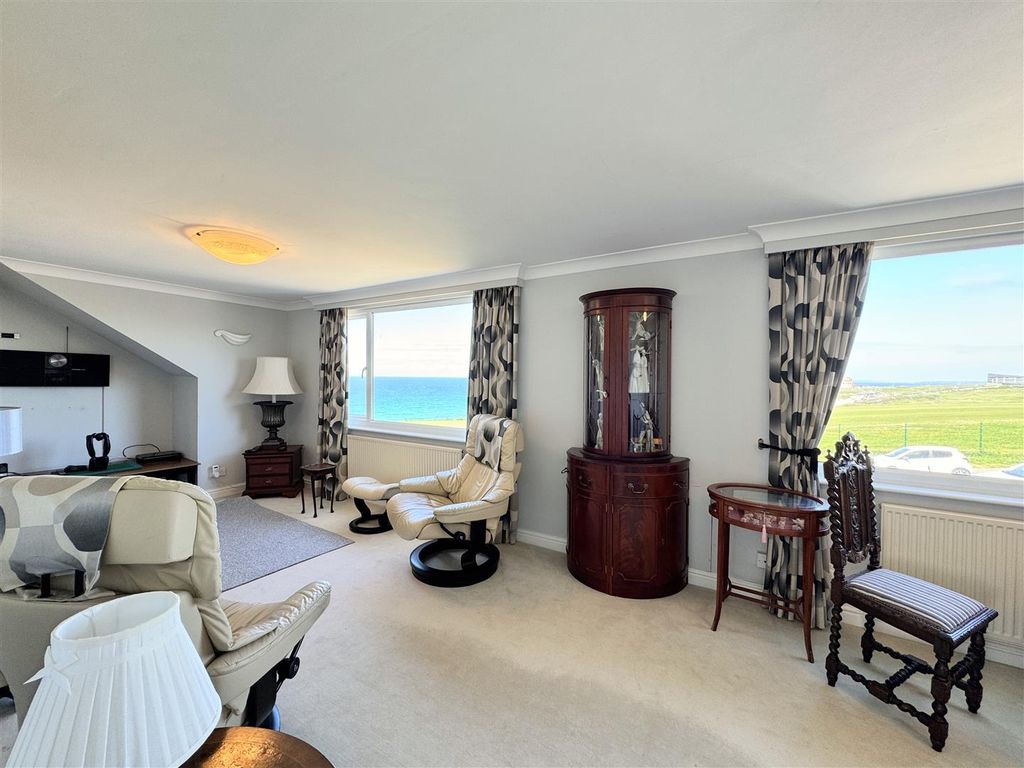 Property photo 2 of 30 1st Floor Lounge