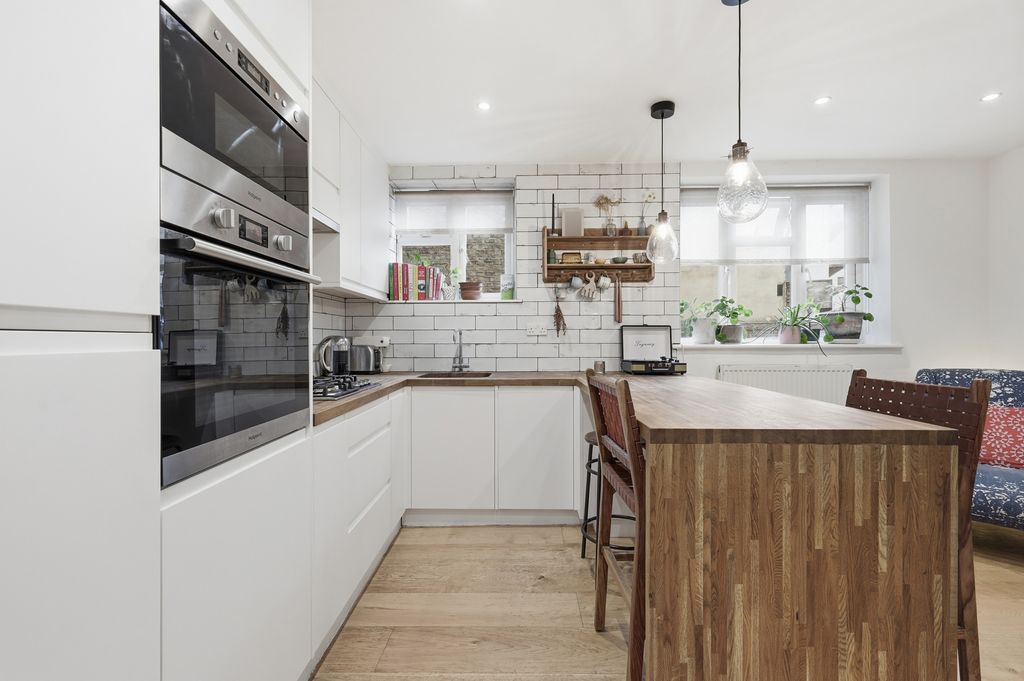 Property photo 3 of 13 Img_4675