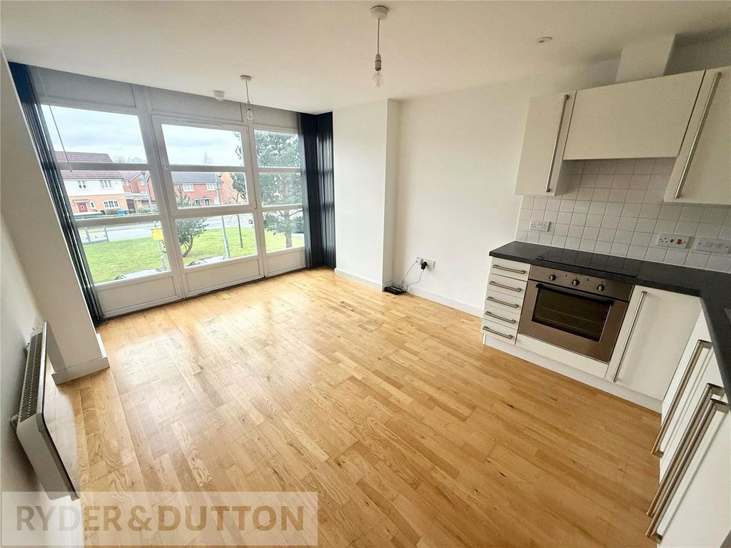 Property photo 2 of 9 Lounge