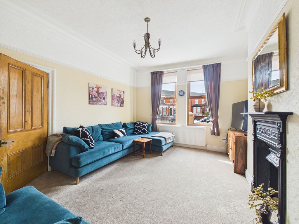 Property photo 3 of 35