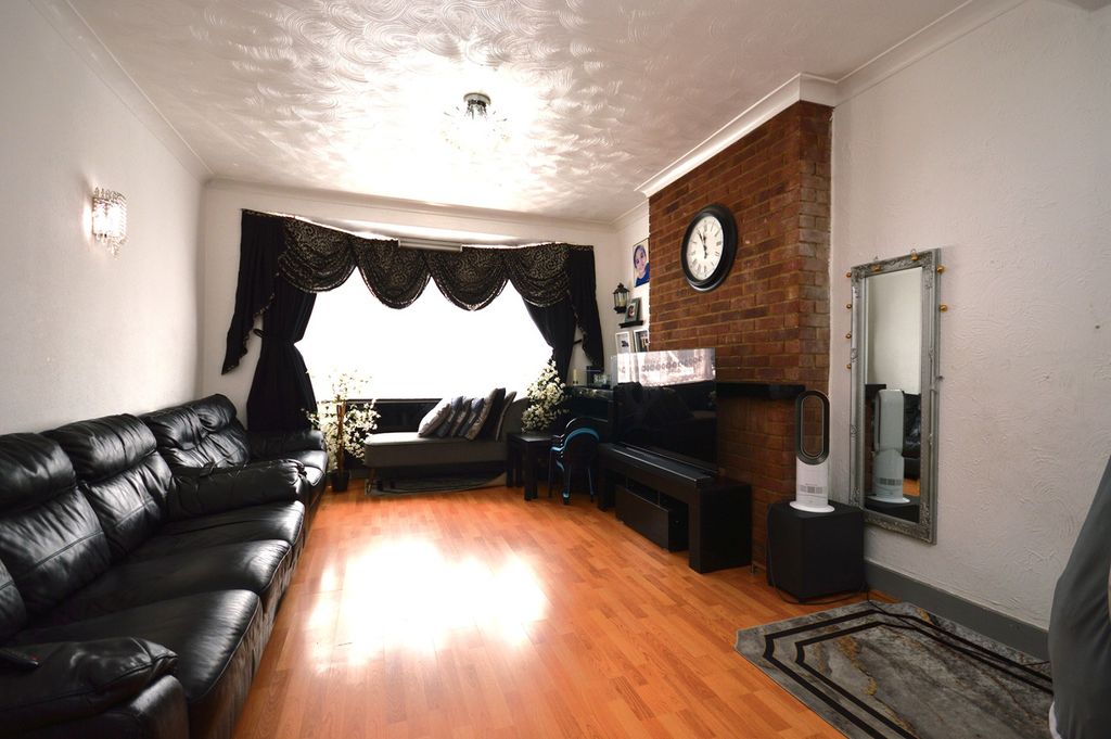 Property photo 2 of 11 Gallery