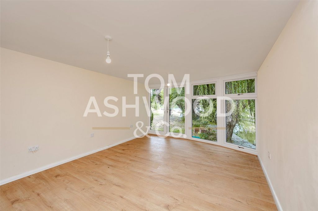 Property photo 3 of 25 Picture No. 15