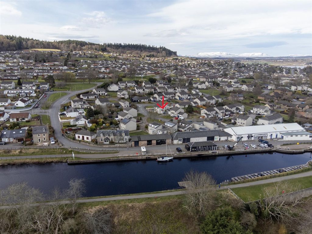 Property photo 2 of 11 Canal 1.Jpg