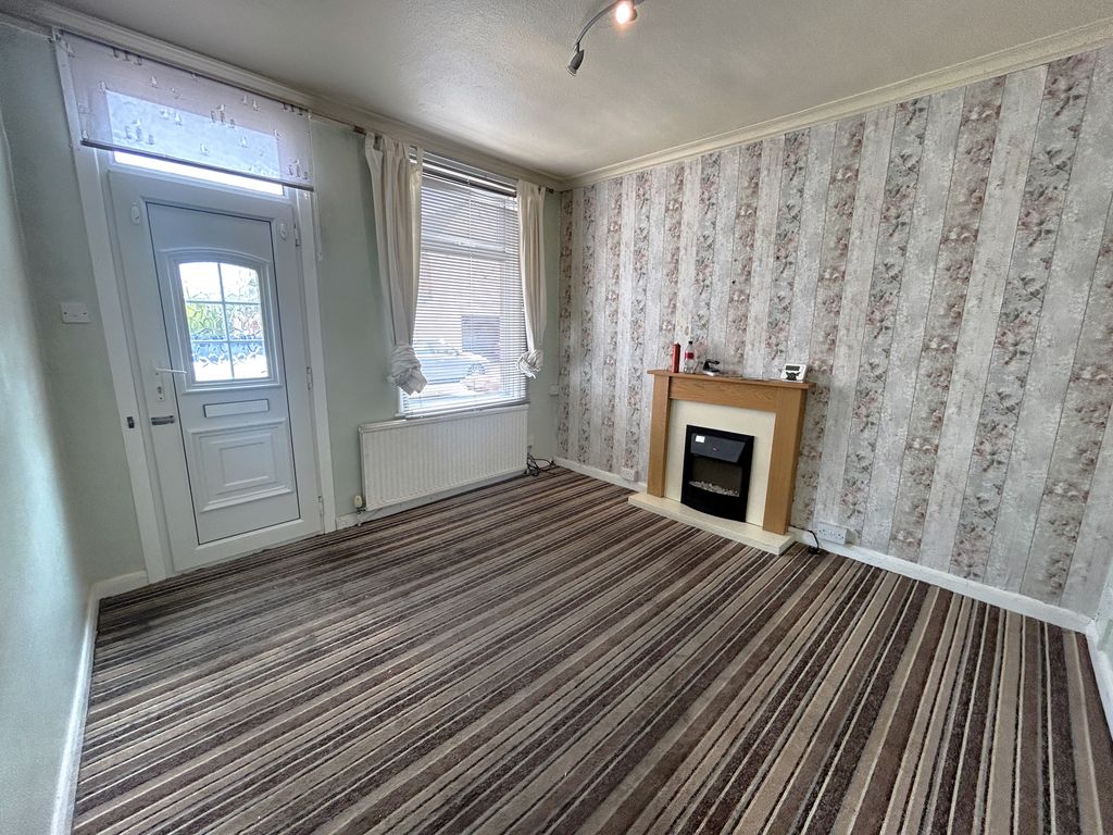 Property photo 2 of 13 A84Eeec5-Ea34-4506-Aae5-B2Fcb85990A3.Jpg