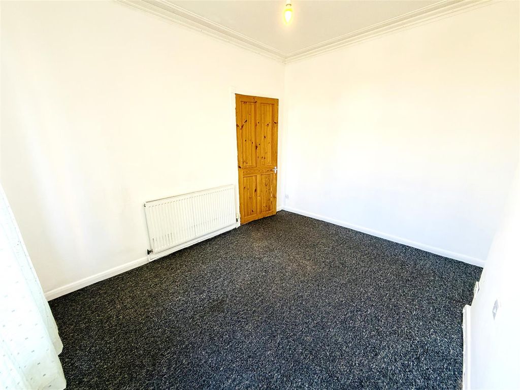 Property photo 3 of 22 Lounge