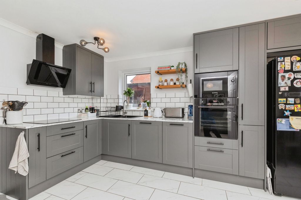 Property photo 3 of 20 Picture 3