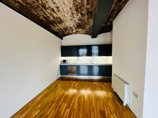 Property photo 2 of 7 Kitchen