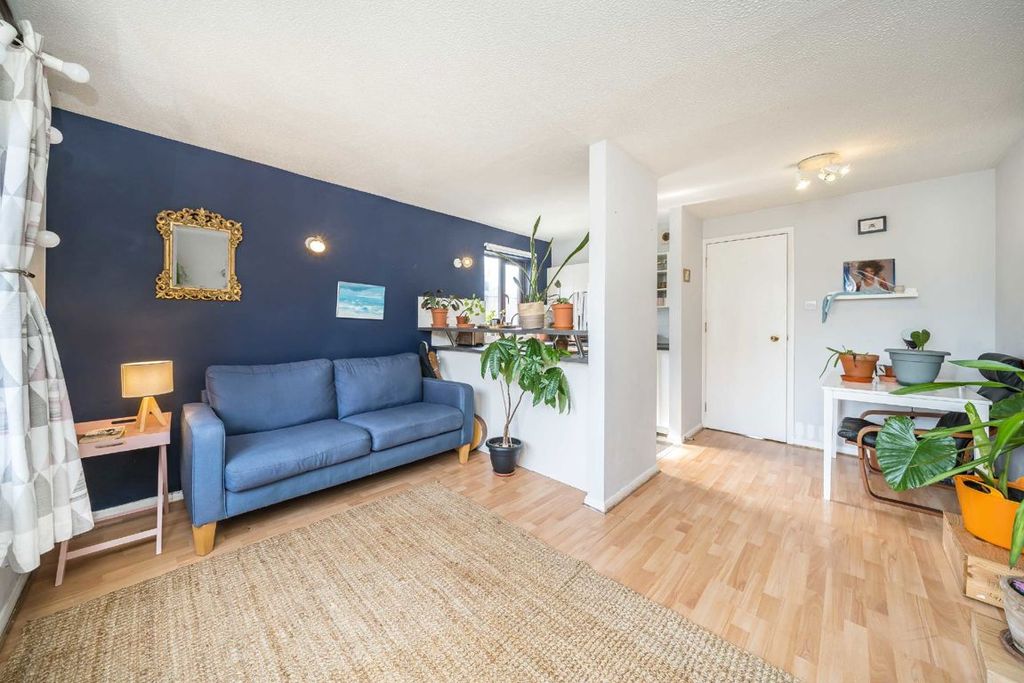 Property photo 1 of 5