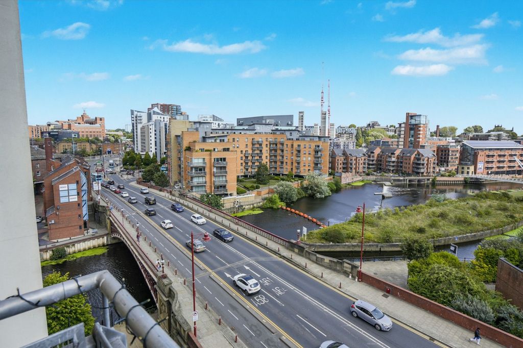 Property photo 2 of 21 Views