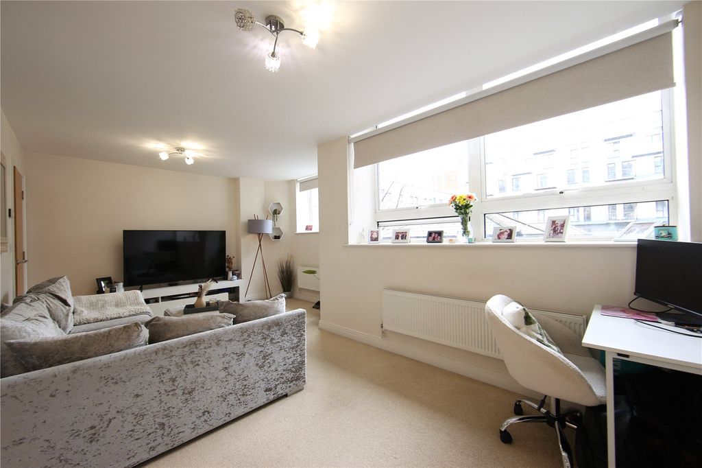 Property photo 3 of 10 Picture No. 11