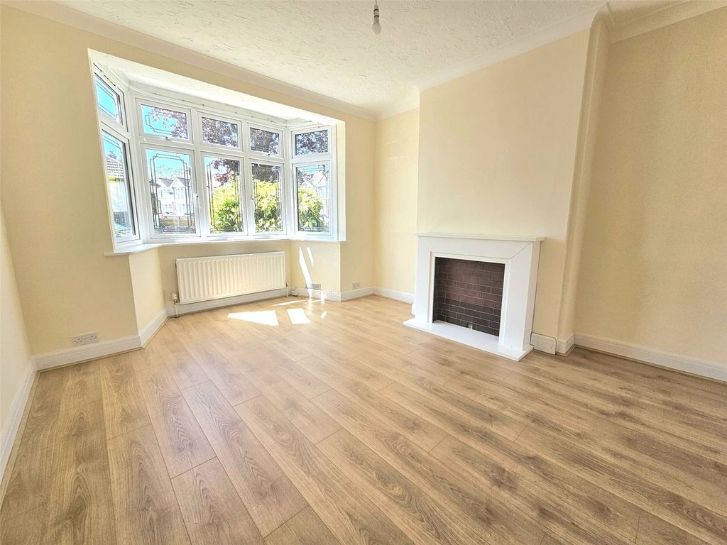 Property photo 3 of 12 Picture No. 21