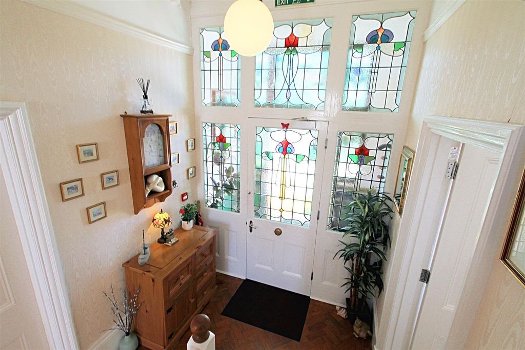 Property photo 2 of 43 Hallway