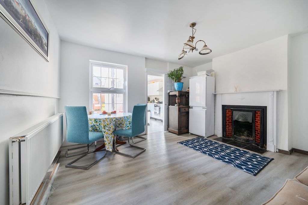 Property photo 2 of 21 Dining Room