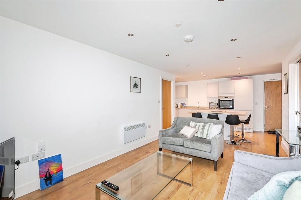 Property photo 3 of 9 Picture No. 17