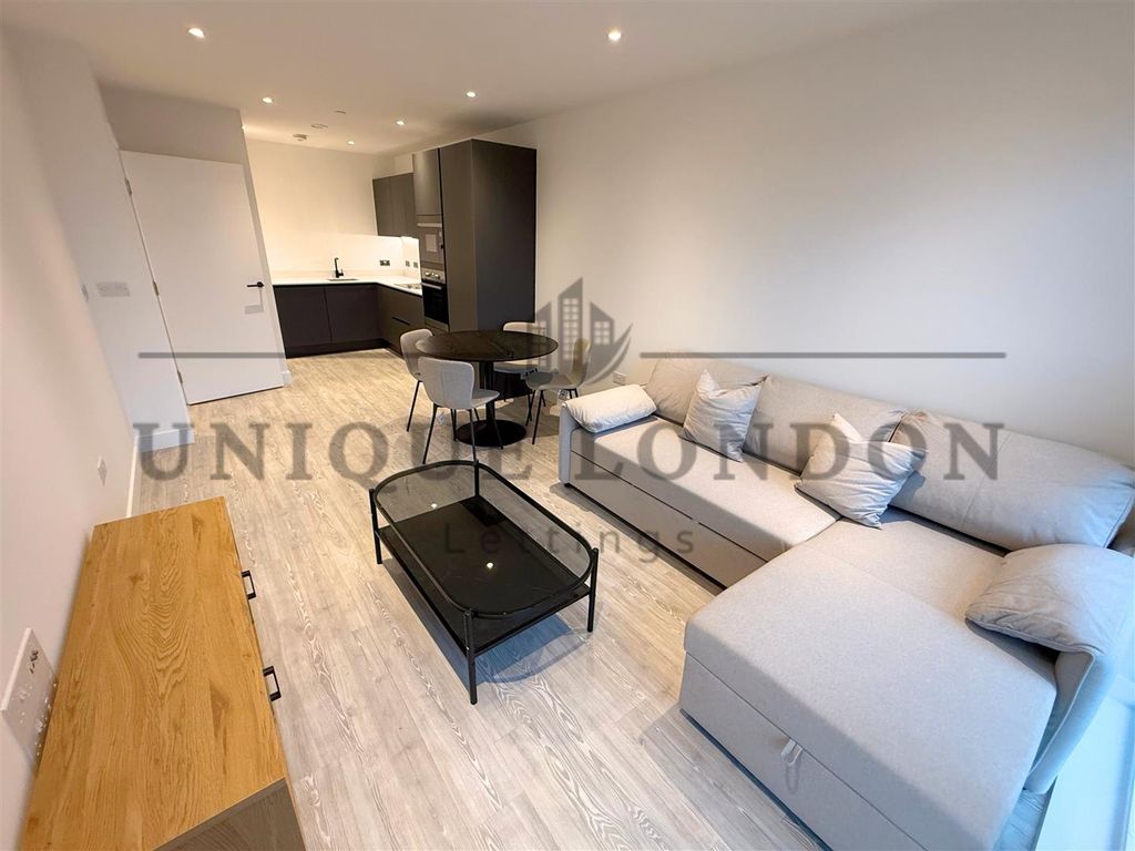 Property photo 1 of 11 413.Png