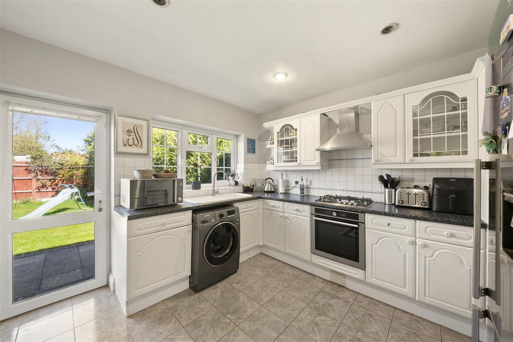 Property photo 2 of 19