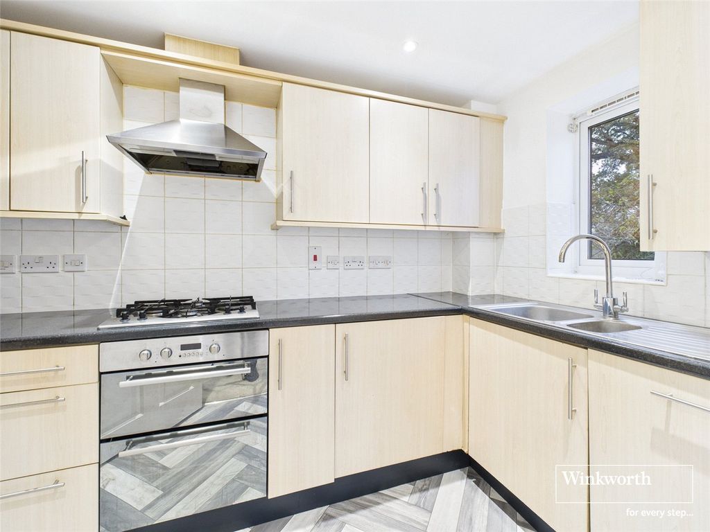 Property photo 3 of 10 Picture No. 12