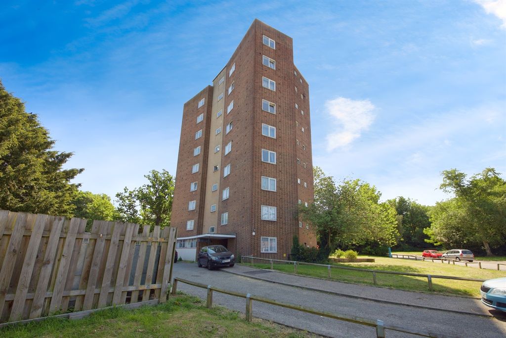 Property photo 1 of 11