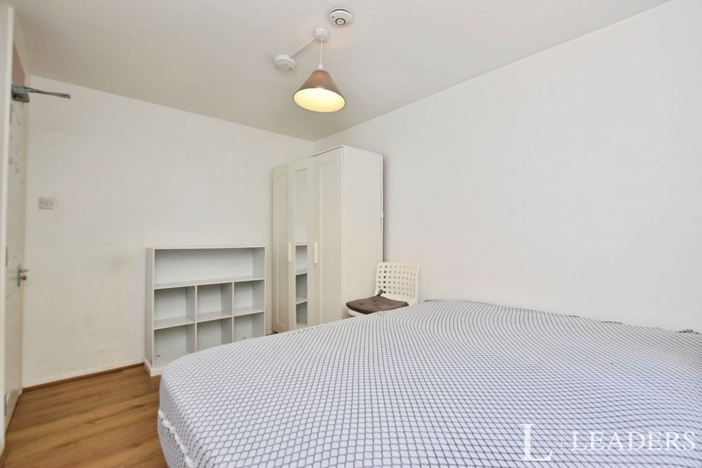 Property photo 3 of 8 Pbox-Img.Jpg
