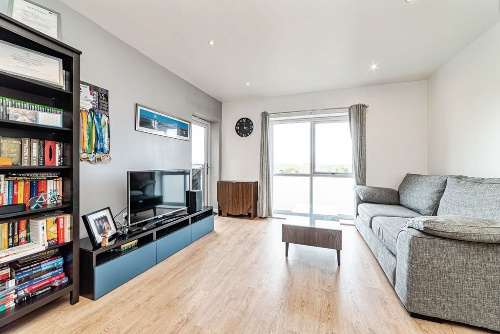 Property photo 3 of 20 Pbox-Img.Jpg