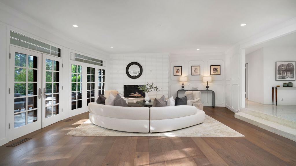 Property photo 3 of 33