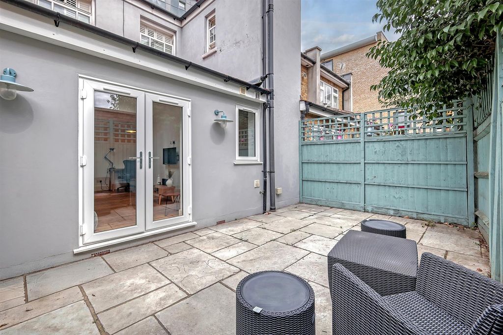 Property photo 2 of 13 2