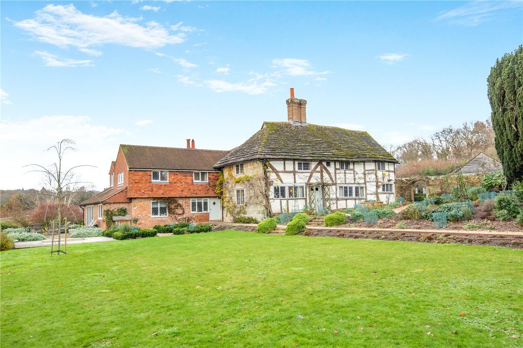 Property photo 3 of 30 Gardens