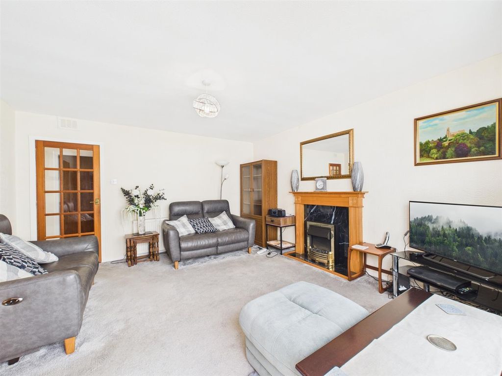 Property photo 3 of 16 Cam01486G0-Pr0864-Still008.Jpg