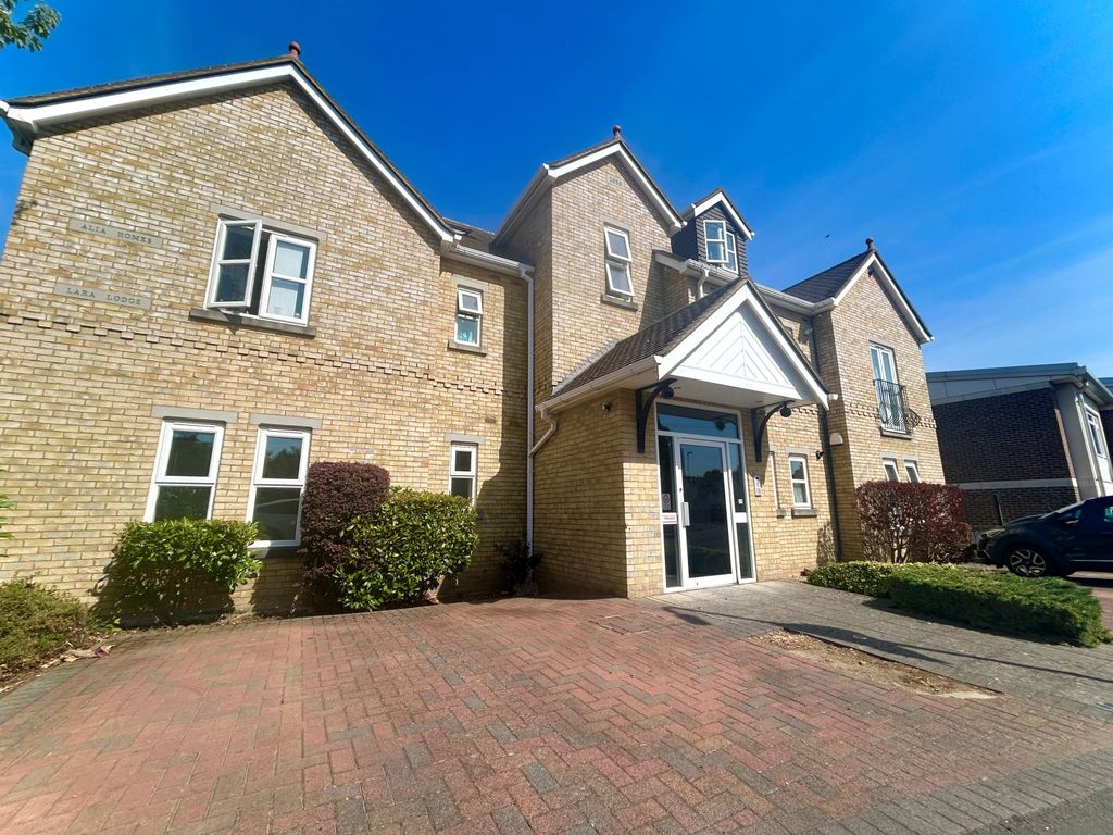 Property photo 1 of 12 2 Bed Flat To Rent Tate Road, Sutton Sm1