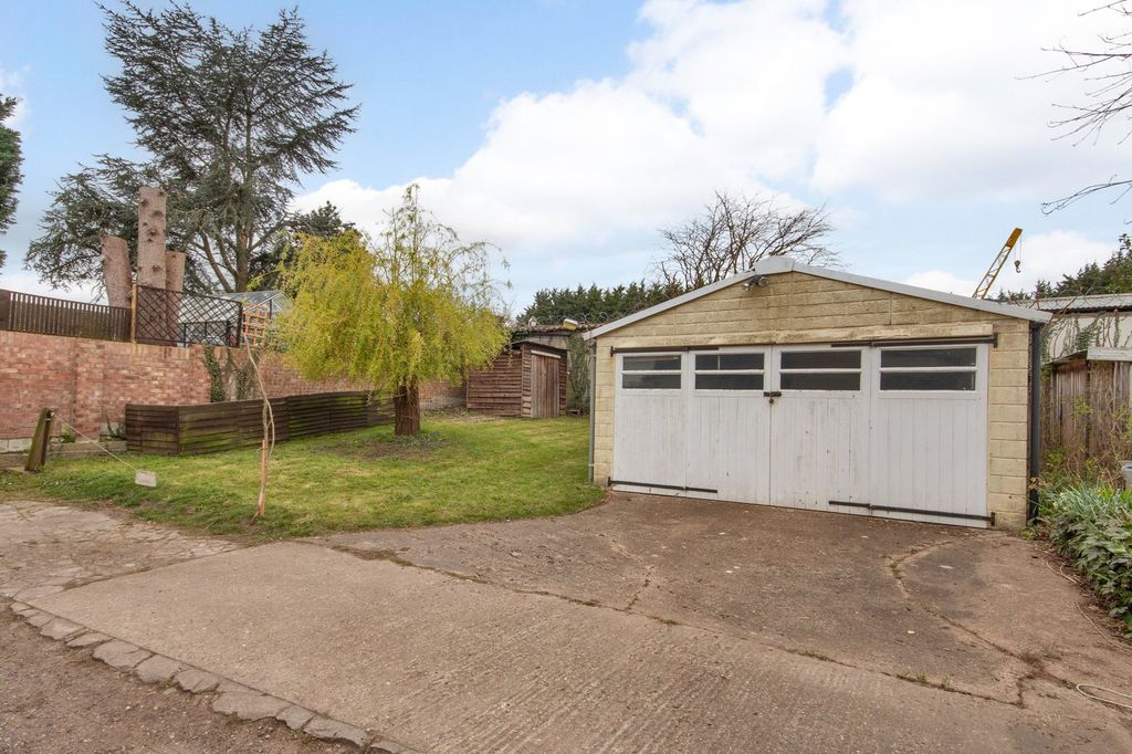 Property photo 2 of 22