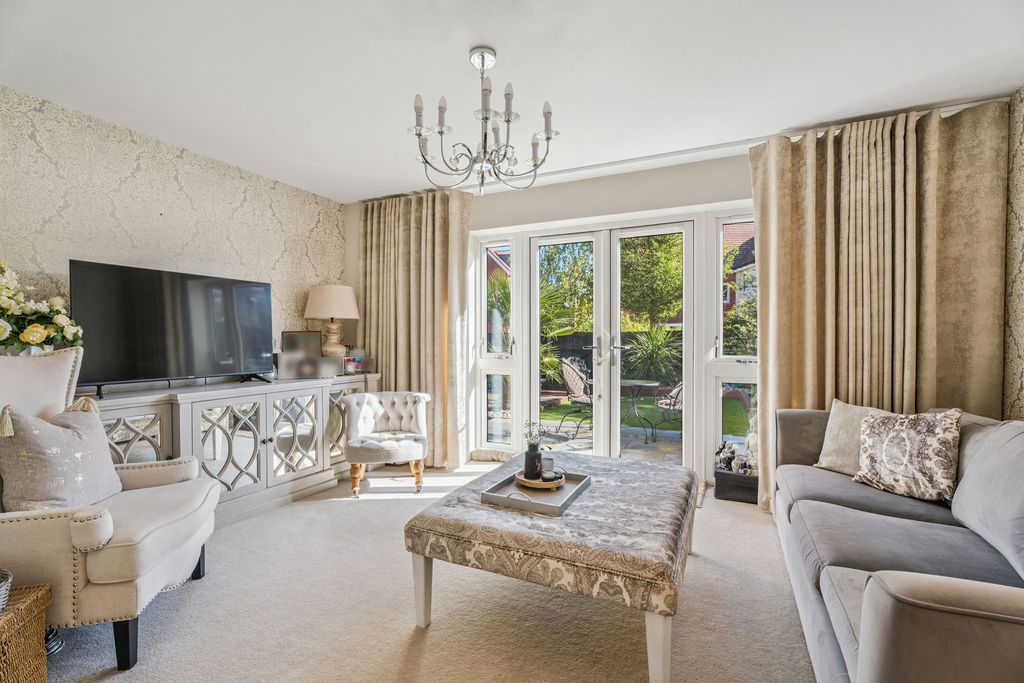 Property photo 2 of 28