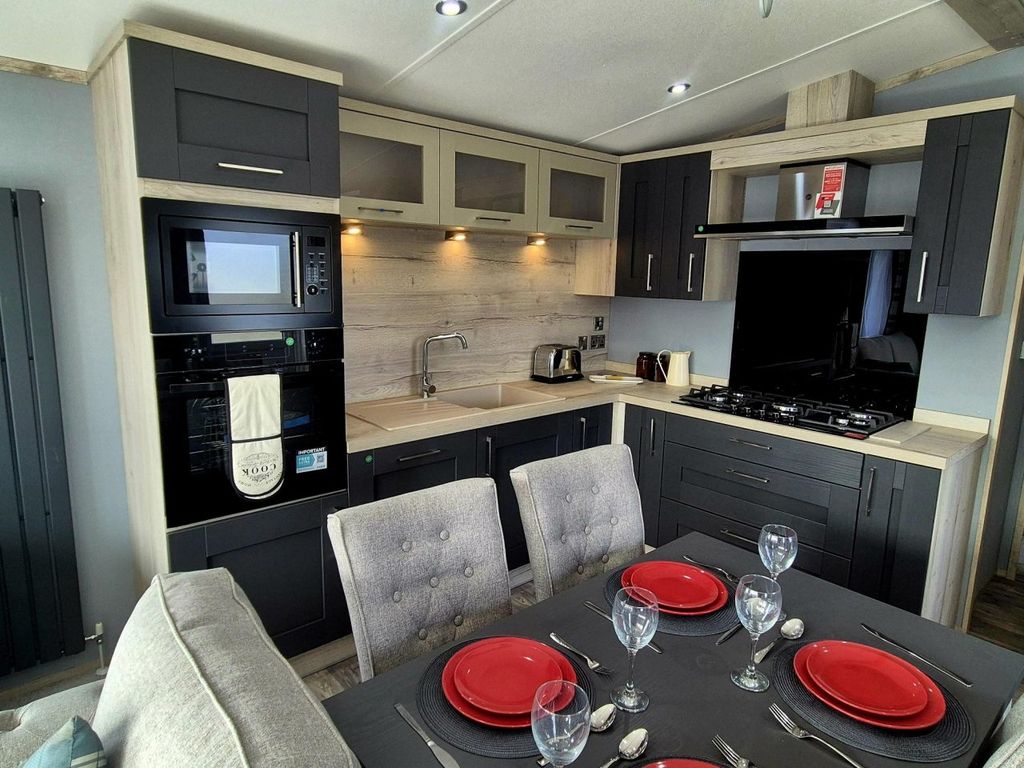 Property photo 3 of 6 Pohq169c54A34A571E.Jpg