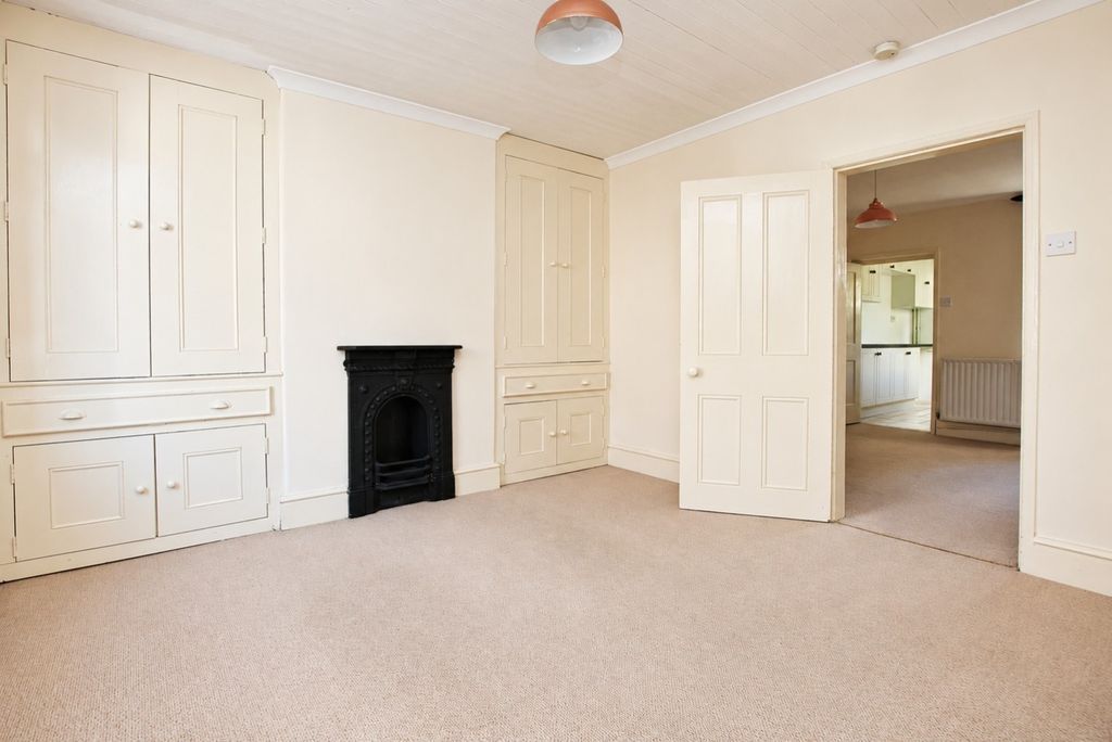 Property photo 3 of 13 6109712