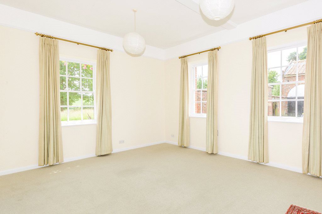 Property photo 3 of 9 Living Room